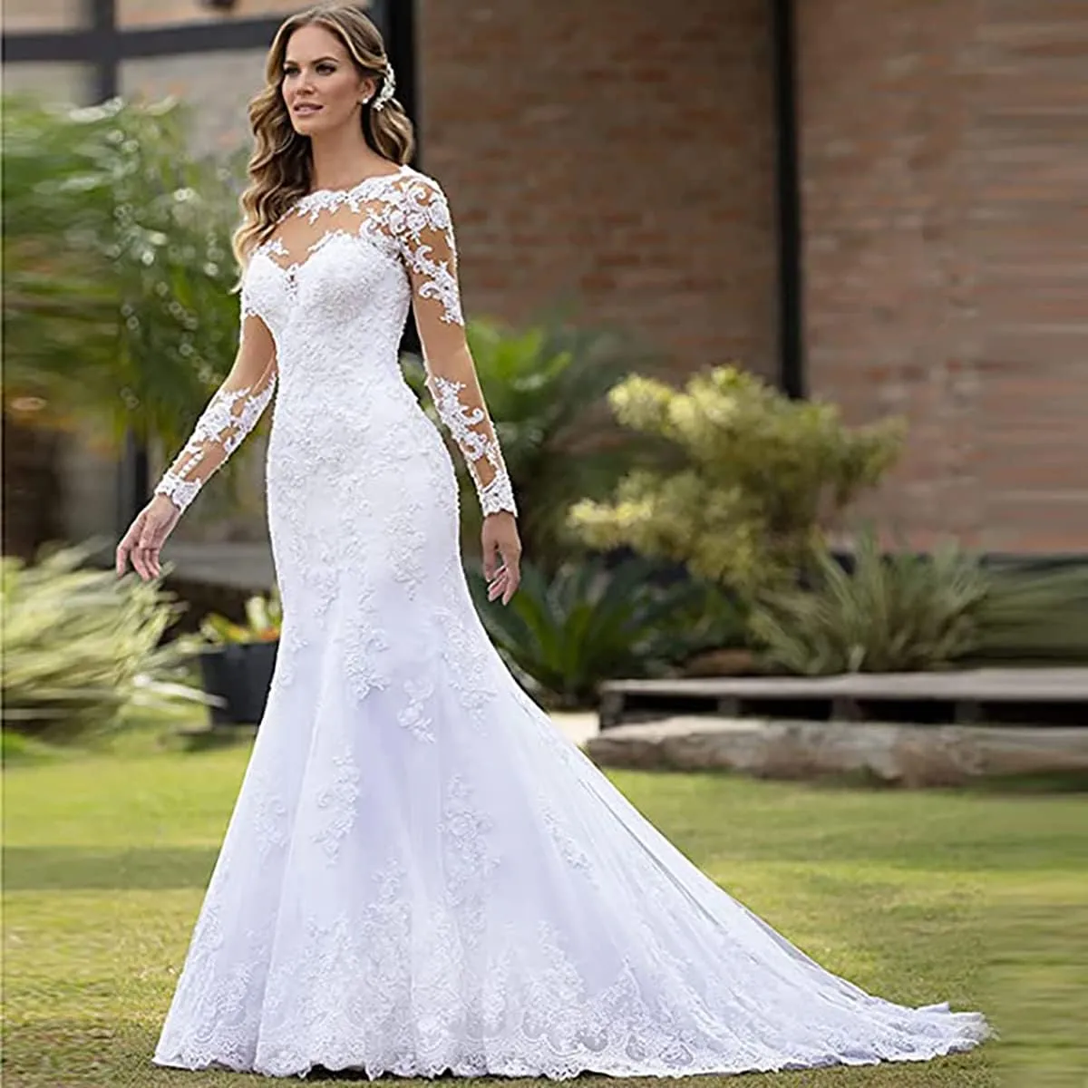 A Line Long Sleeve Wedding Dresses for Bride 2025 Lace Appliques Illusion V Neck Bridal Gown with Chapel Train DI011