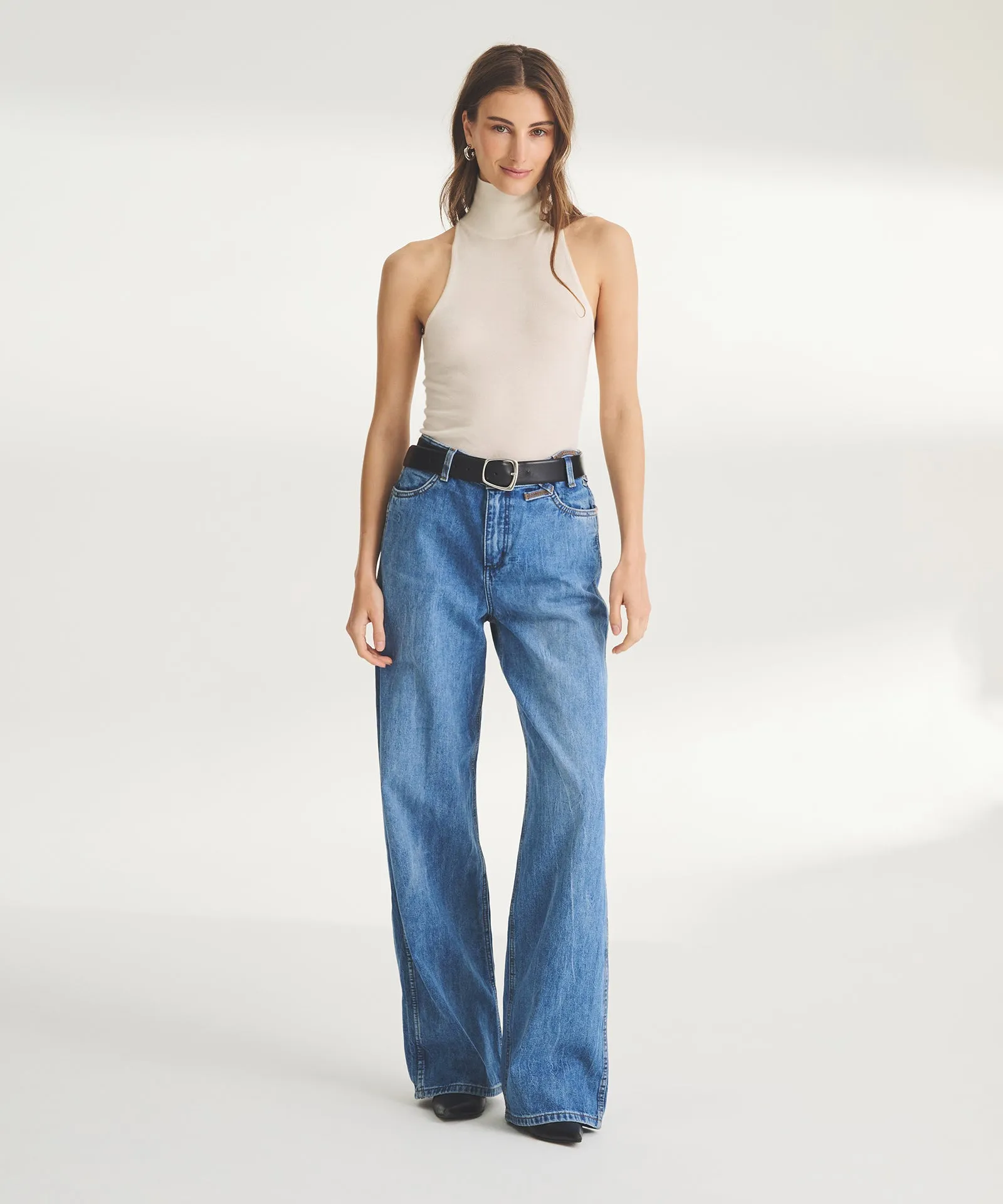 Super Fine Cashmere Sleeveless Turtleneck